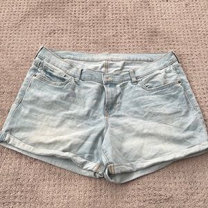 Old Navy boyfriend short, size 14